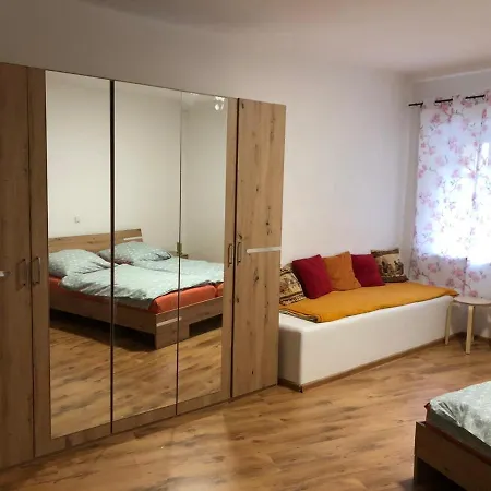 Am Schlosspark 2 Apartment *